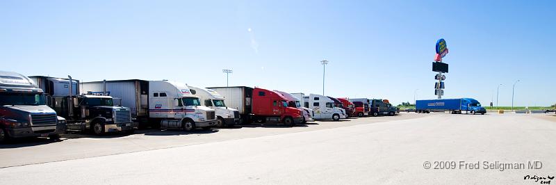 20080714_112619 D3 P 4200x2800.jpg - Trucks in parking lot Iowa-80 truck stop